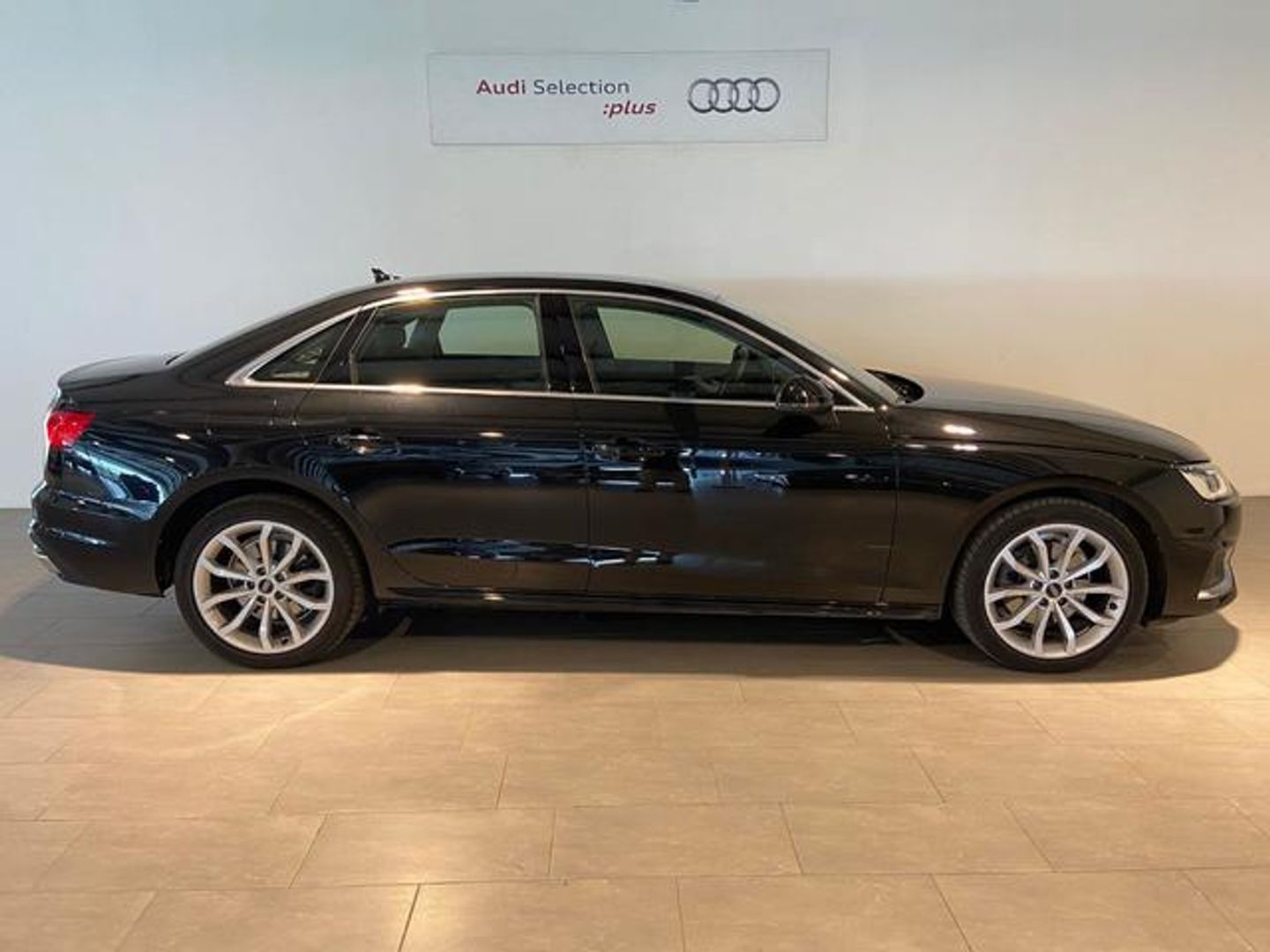 Audi A4 Advanced 30 TDI 100 kW (136 CV) S tronic
