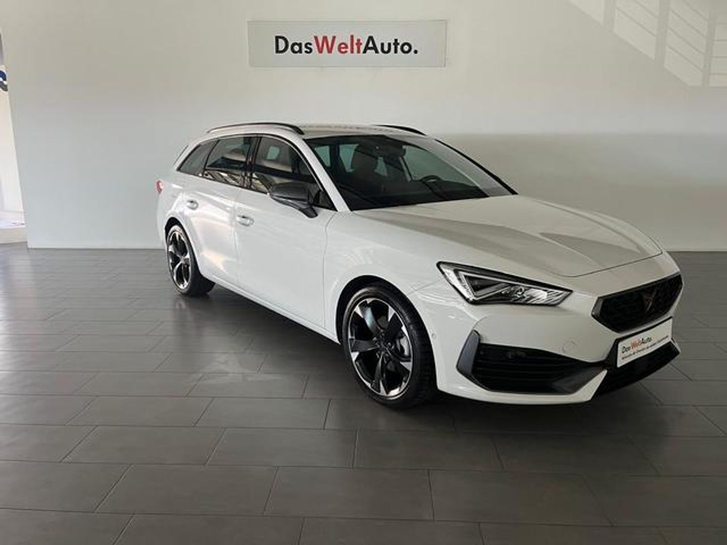 CUPRA Leon Sportstourer 1.5 eTSI DSG 110 kW (150 CV) Blanco Familiar