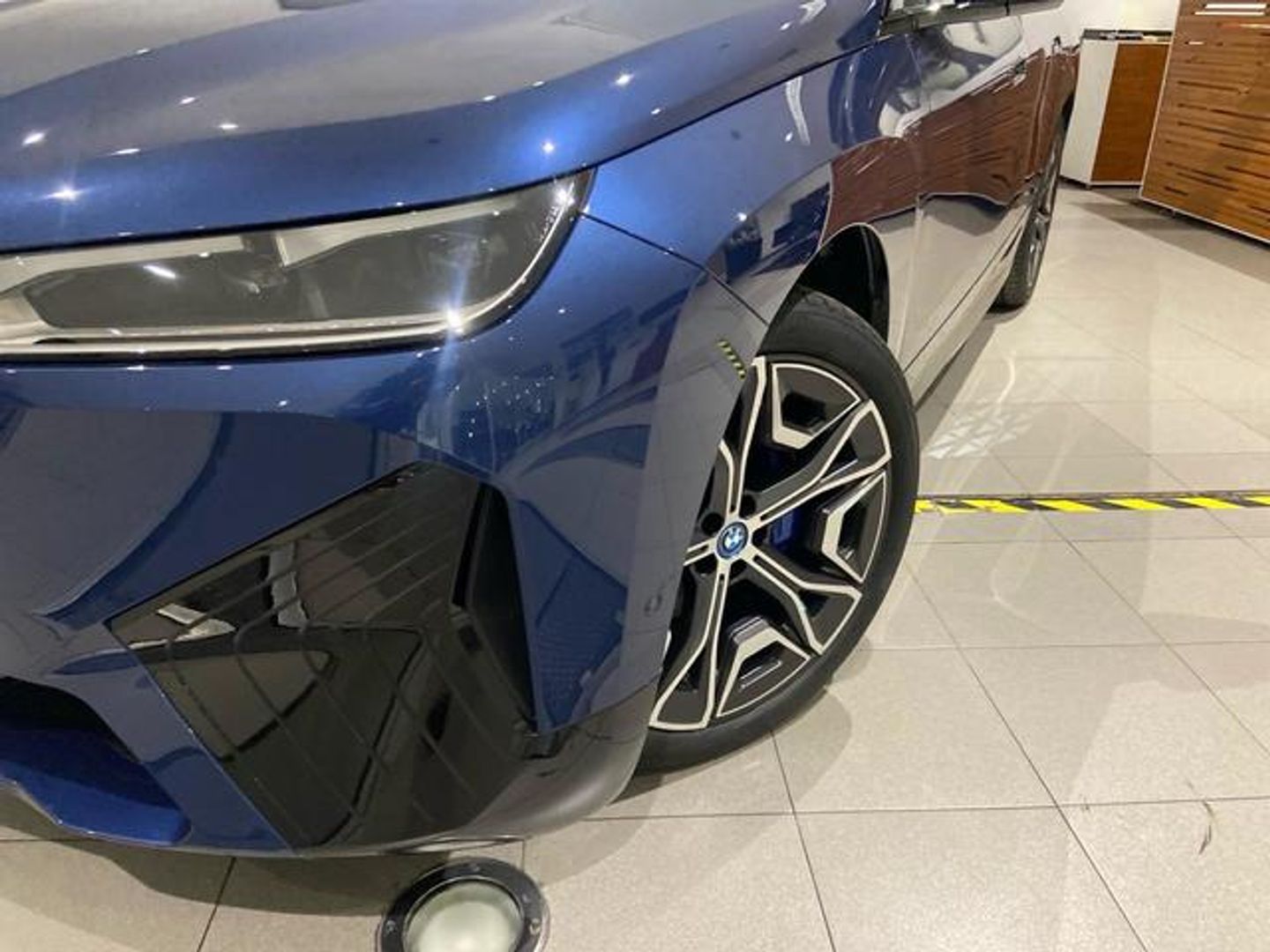BMW iX xDrive40 240 kW (326 CV)
