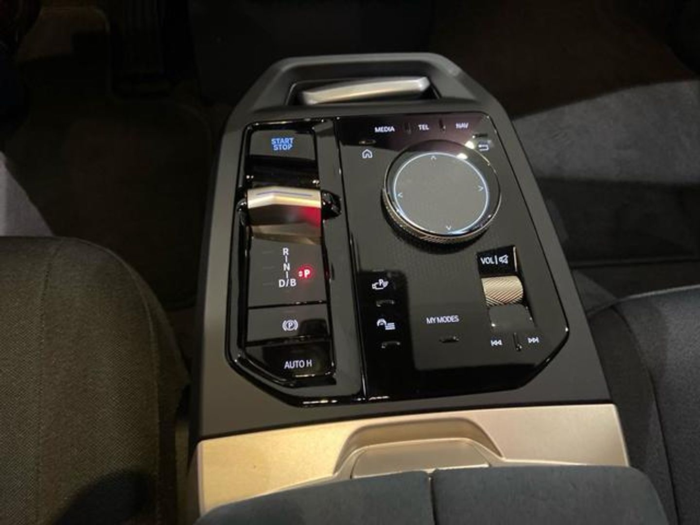 BMW iX xDrive40 240 kW (326 CV)