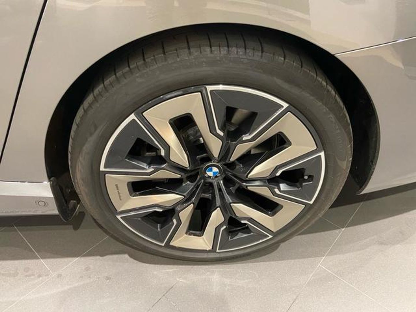 BMW i7 xDrive60 400 kW (544 CV)