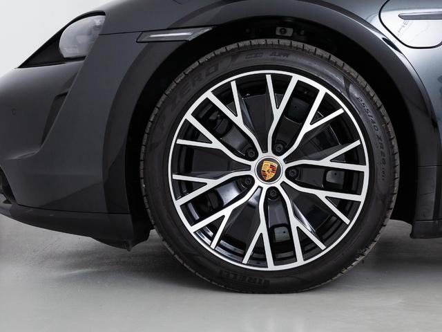Porsche Taycan Turbo S Cross Turismo 560 kW (761 CV)