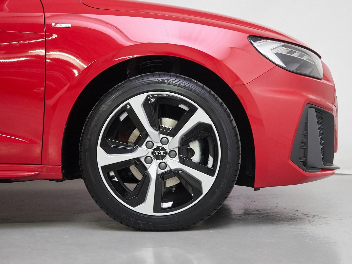 Audi A1 Sportback Adrenalin edition 30 TFSI 81 kW (110 CV) S tronic Adrenalin edition
