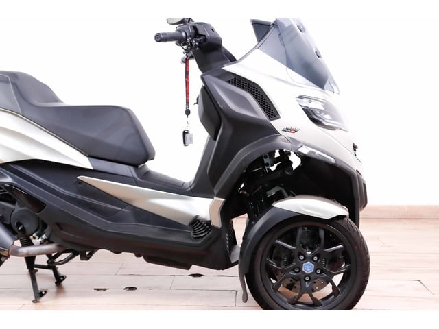 Piaggio MP3 400 HPE