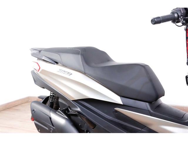 Piaggio MP3 400 HPE