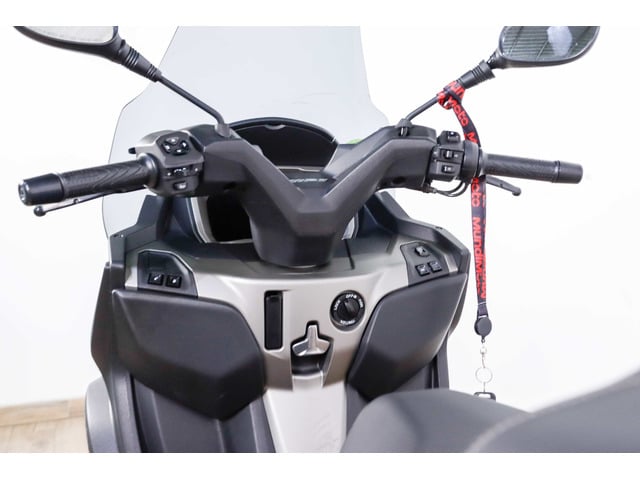 Piaggio MP3 400 HPE