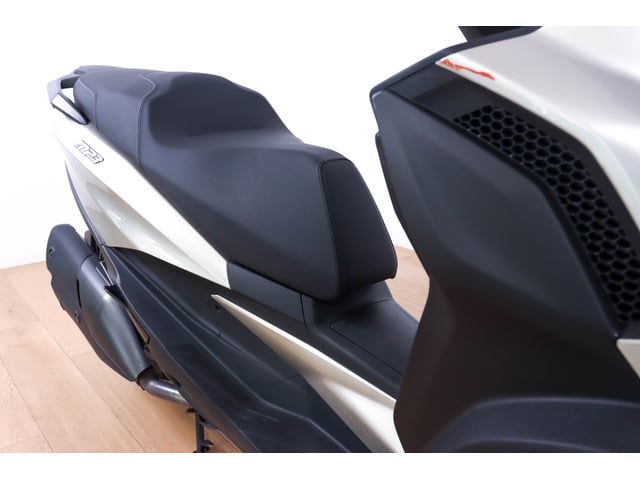 Piaggio MP3 400 HPE