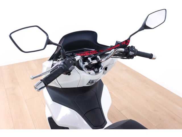Honda PCX 125 ABS Blanco Motorcycle