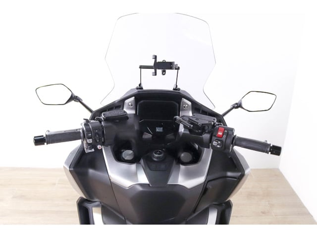 Honda Forza 750 Gris Plata Motorcycle