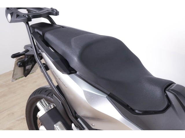 Honda Forza 750 Gris Plata Motorcycle