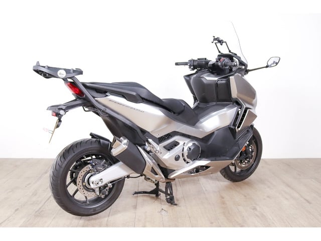 Honda Forza 750 Gris Plata Motorcycle