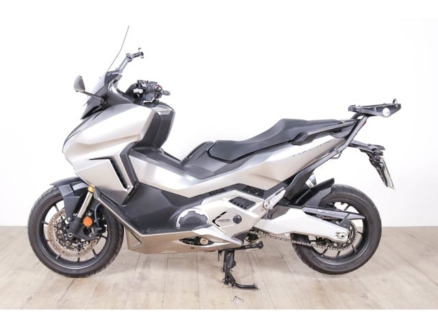 Honda Forza 750 Gris Plata Motorcycle