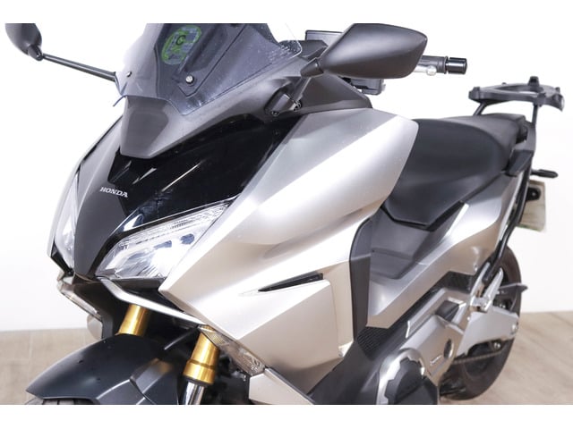 Honda Forza 750 Gris Plata Motorcycle