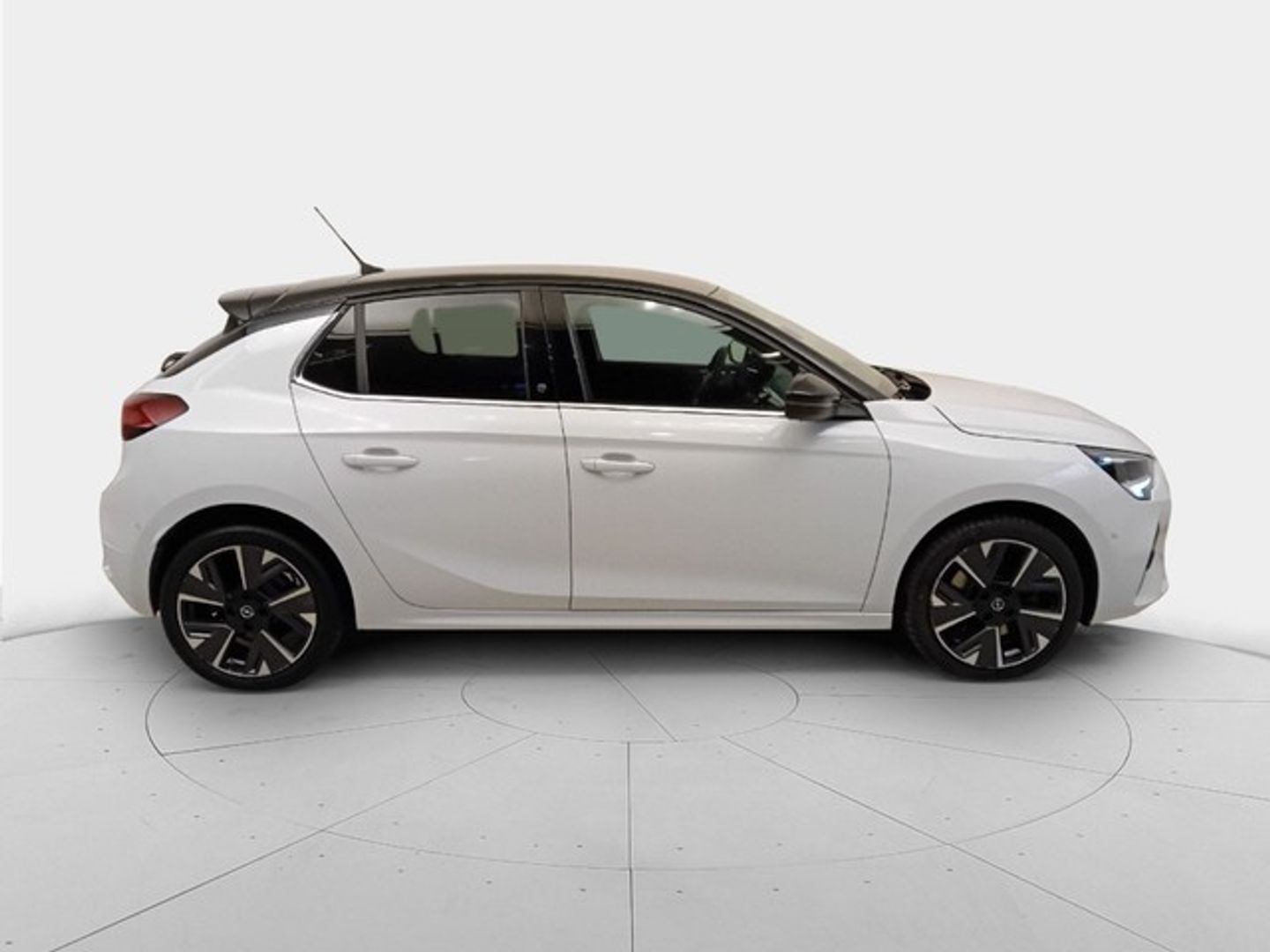 Opel Corsa-e 50kWh Elegance-e 100 kW (136 CV)