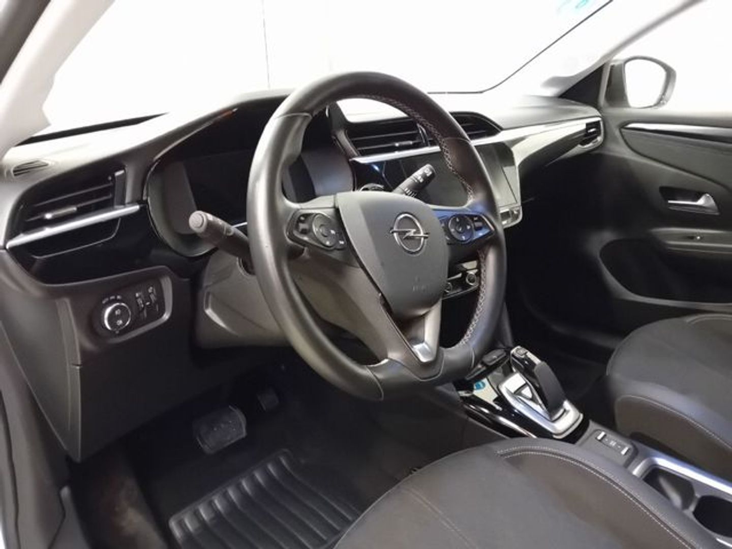 Opel Corsa-e 50kWh Elegance-e 100 kW (136 CV)