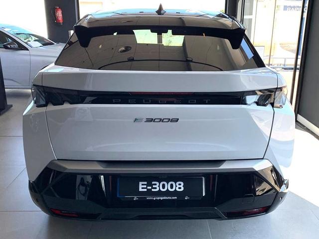 Peugeot e-3008 Eléctrico GT 157 kW (214 CV)