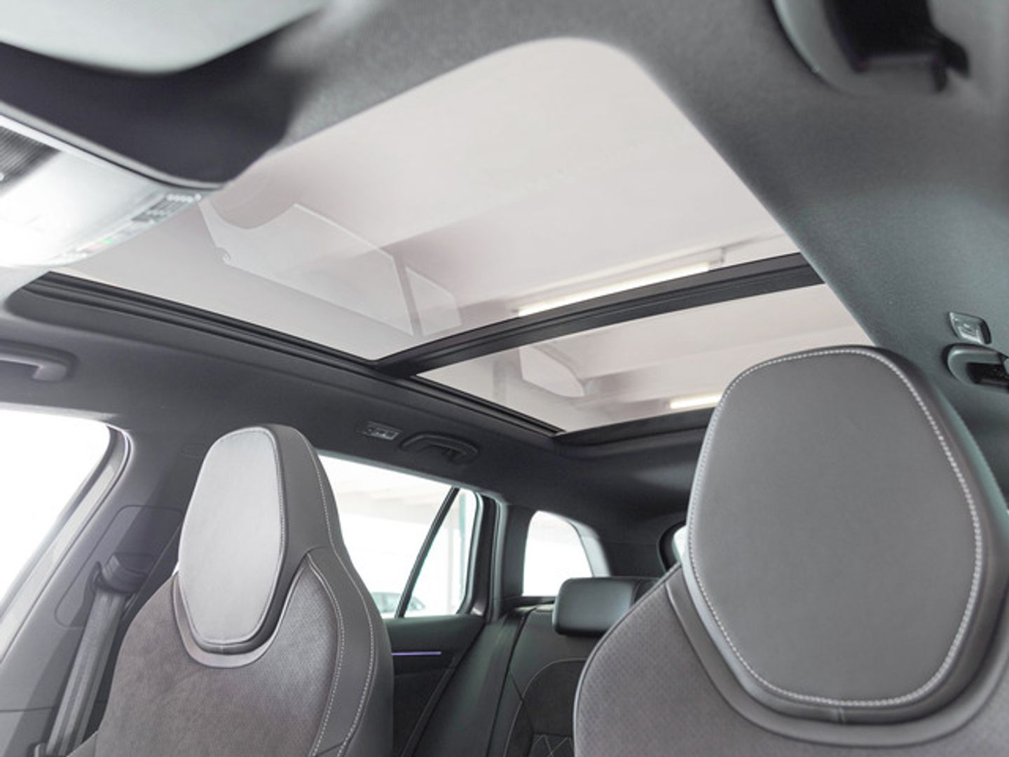 Skoda Superb Combi 1.5 TSI Sportline DSG 110 kW (150 CV)