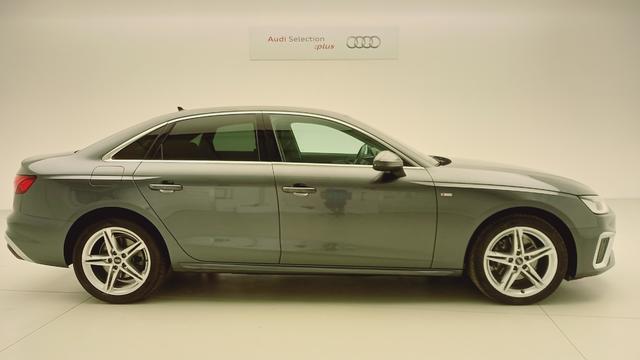 Audi A4 S line 30 TDI 100 kW (136 CV) S tronic S line