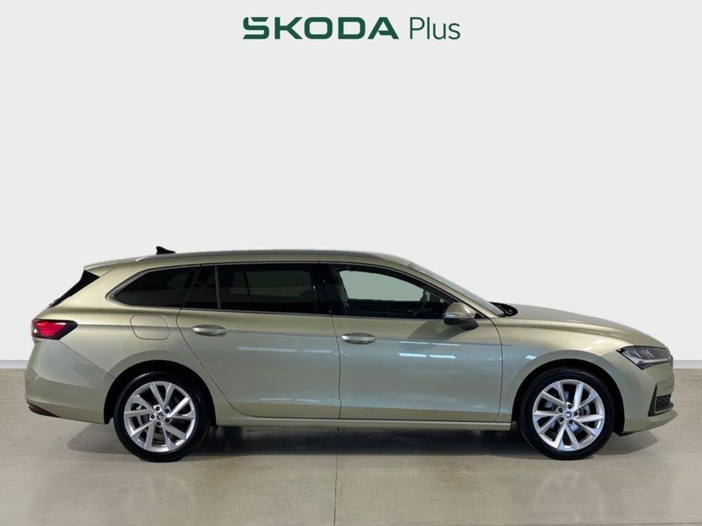 Skoda Superb Combi 1.5 TSI m-HEV Selection