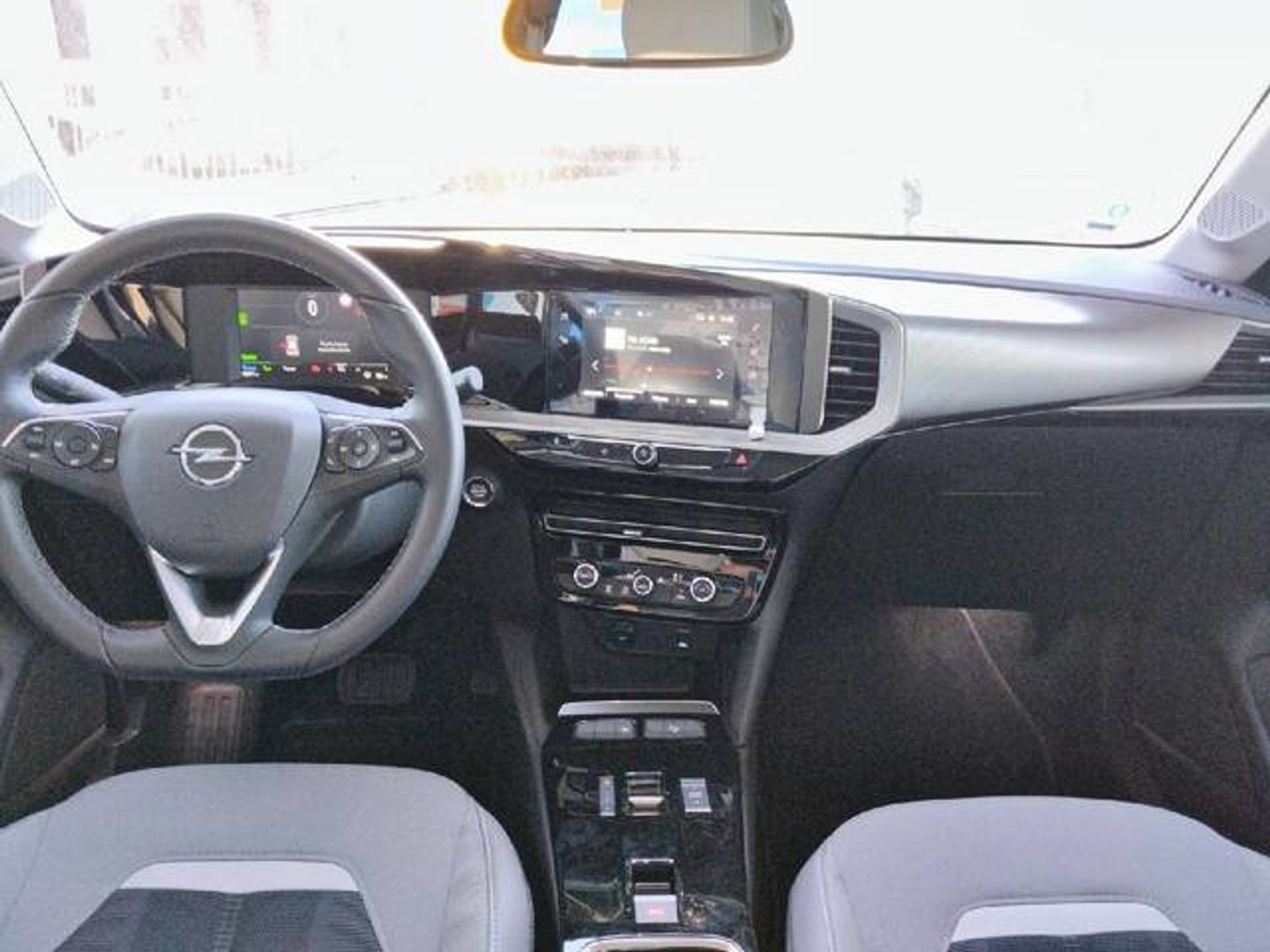 Opel Mokka-e BEV 50kWh Business Elegance-e 100 kW (136 CV)