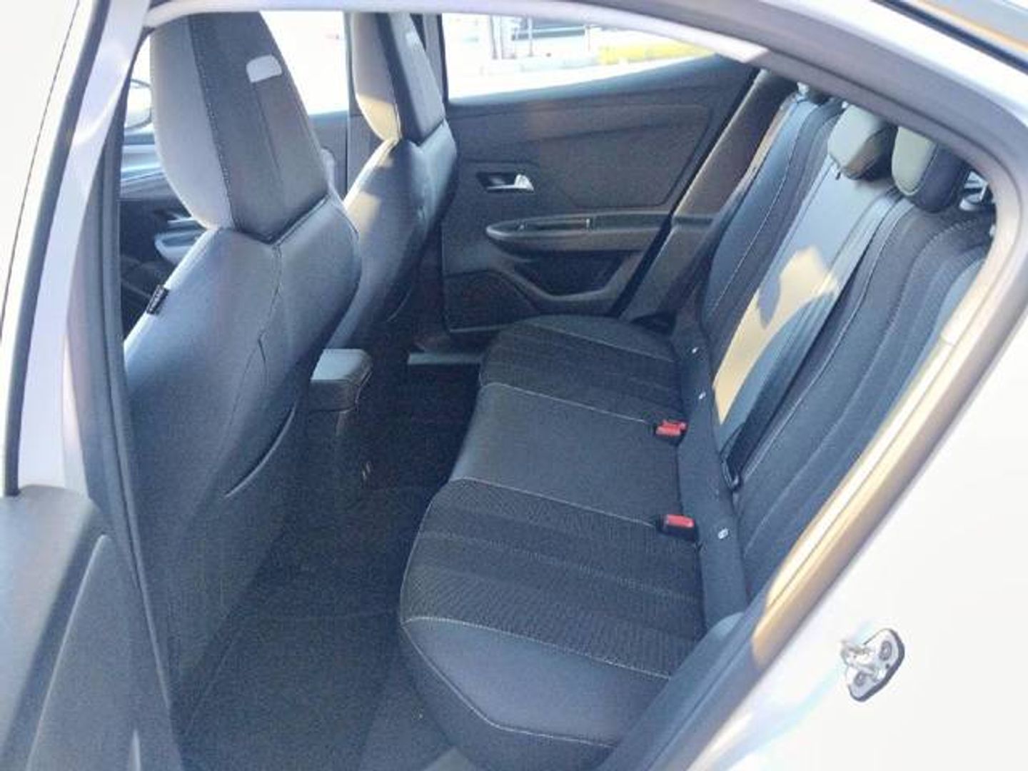 Opel Mokka-e BEV 50kWh Business Elegance-e 100 kW (136 CV)