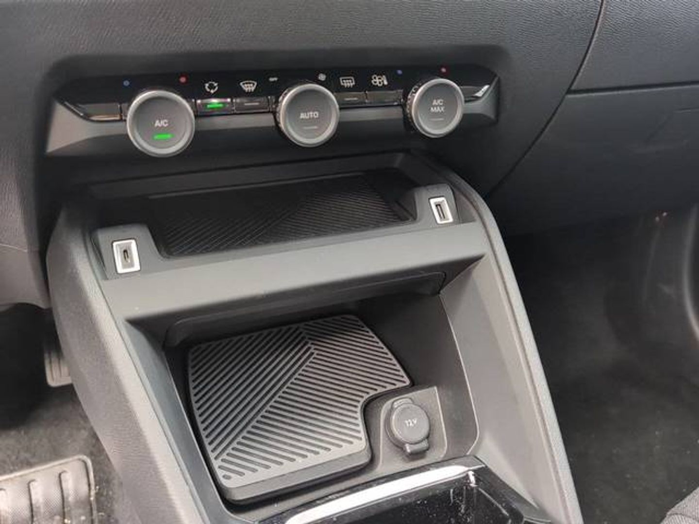 Citroen ë-C4 eléctrico 50kWh Shine 100 kW (136 CV)