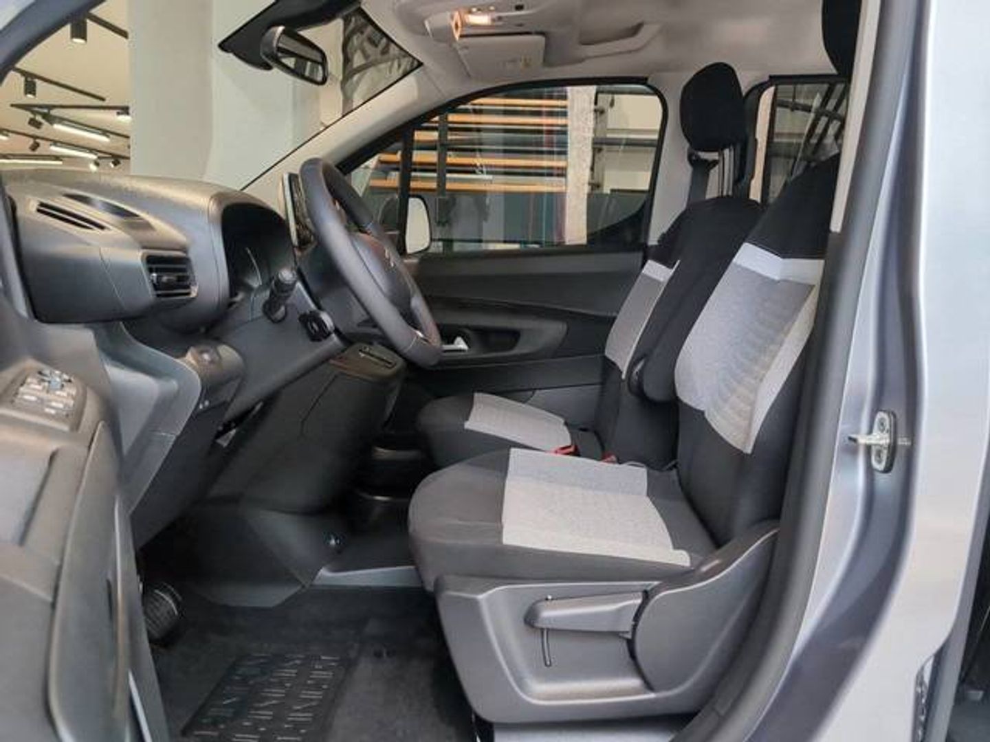 Citroen ë-Berlingo Shine Talla M 50kWh 100 kW (136 CV)