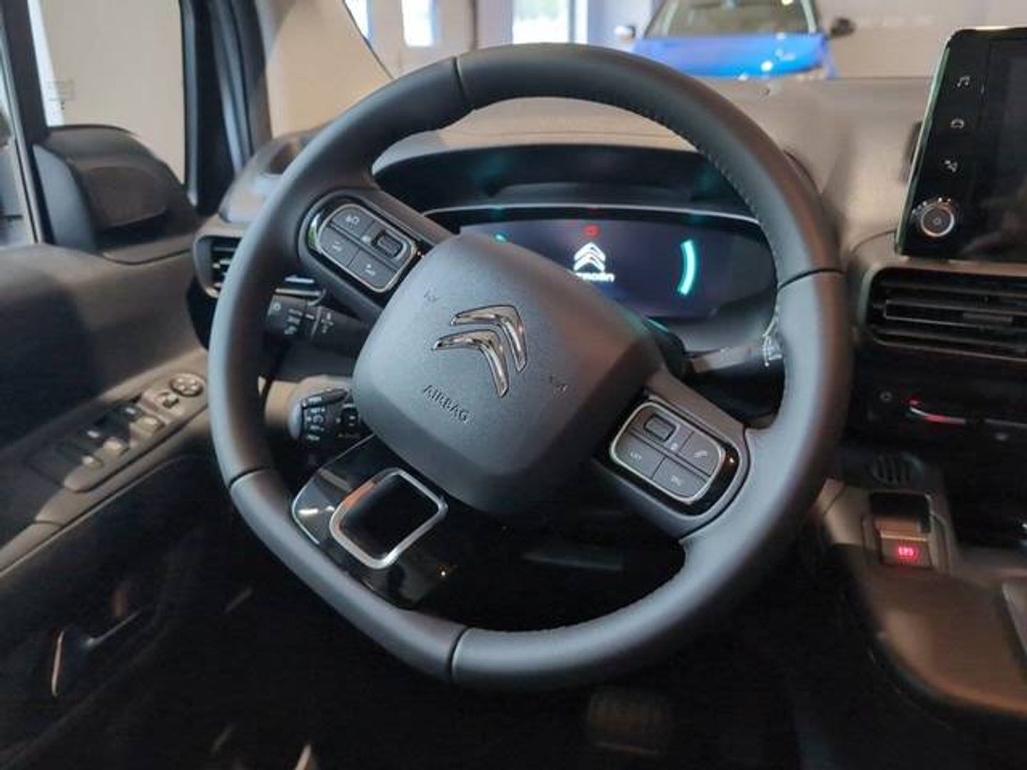 Citroen ë-Berlingo Shine Talla M 50kWh 100 kW (136 CV)