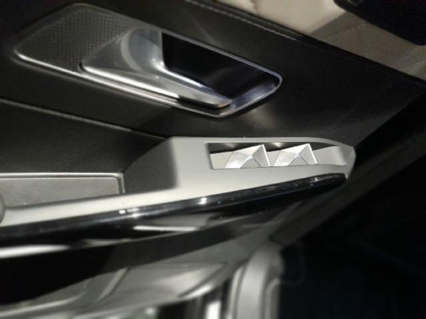 DS DS7 Crossback PureTech 180 Rivoli Auto 132 kW (180 CV)