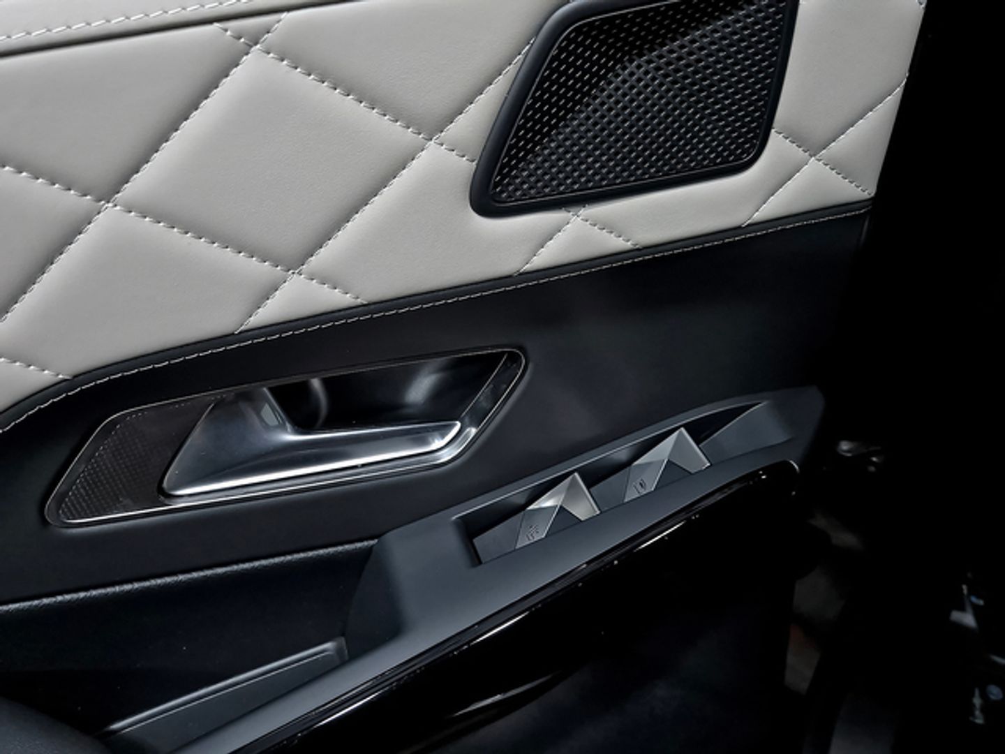 DS DS7 Crossback PureTech 180 Rivoli Auto 132 kW (180 CV)