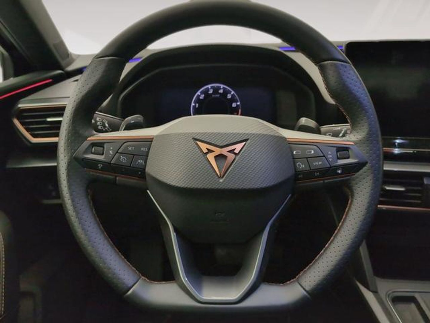 CUPRA Leon 1.5 eTSI DSG 110 kW (150 CV)