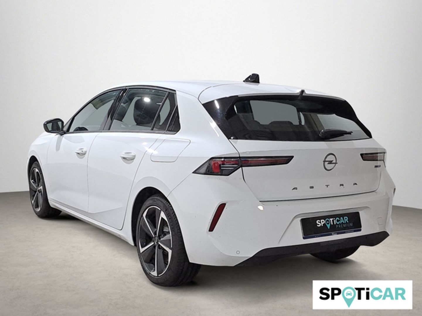 Opel Astra 1.6T Hybrid PHEV Edition