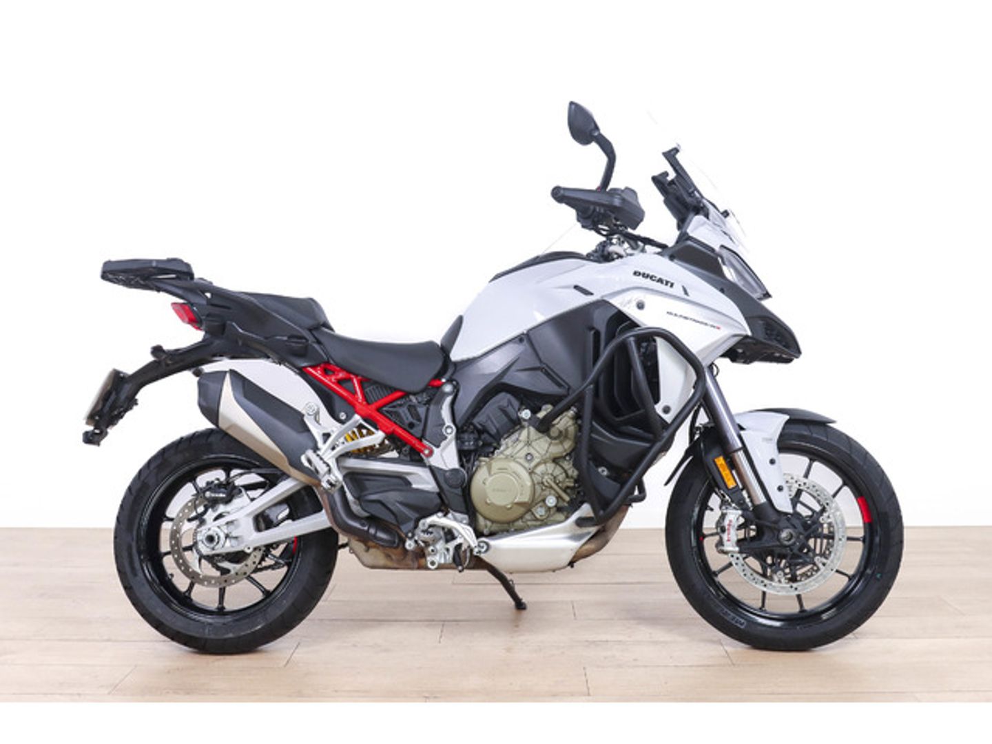 Ducati Multistrada V 4 S Blanco Motorcycle