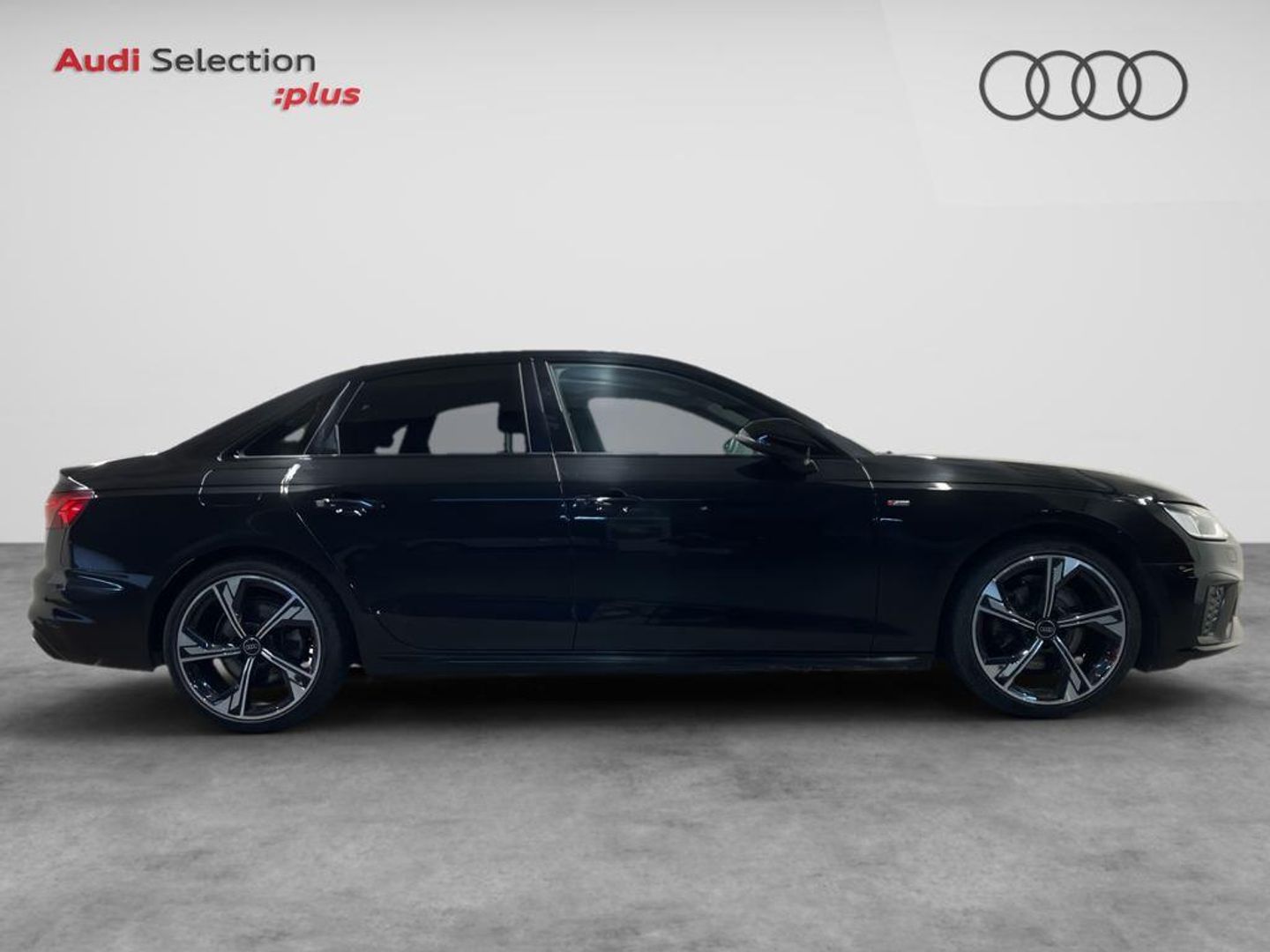 Audi A4 30 TDI Black line