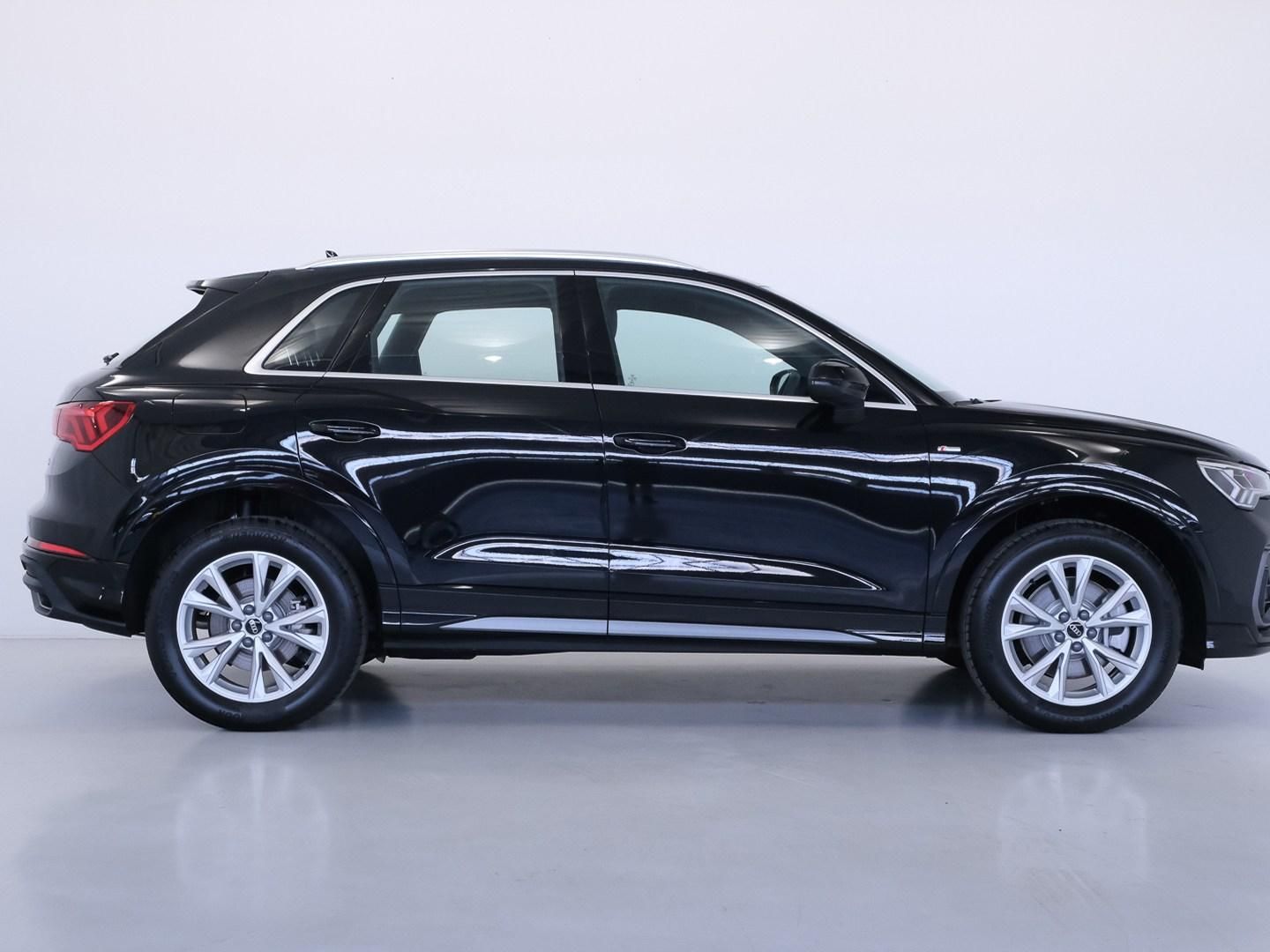 Audi Q3 TFSIe 45 TFSI e S line