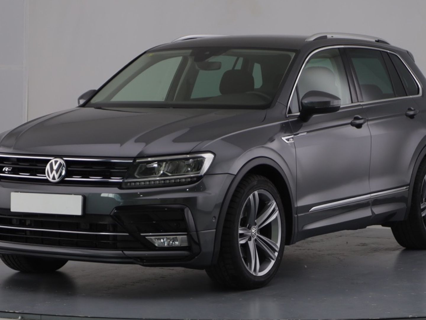 Volkswagen Tiguan 2.0 TDI Advance Gris SUV