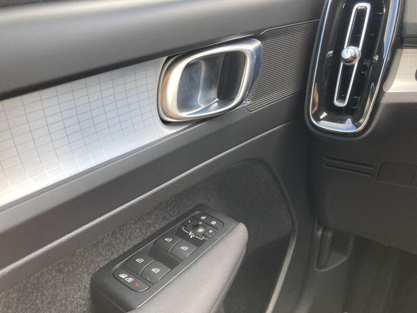 Volvo XC40 B3 G Core Auto 120 kW (163 CV)