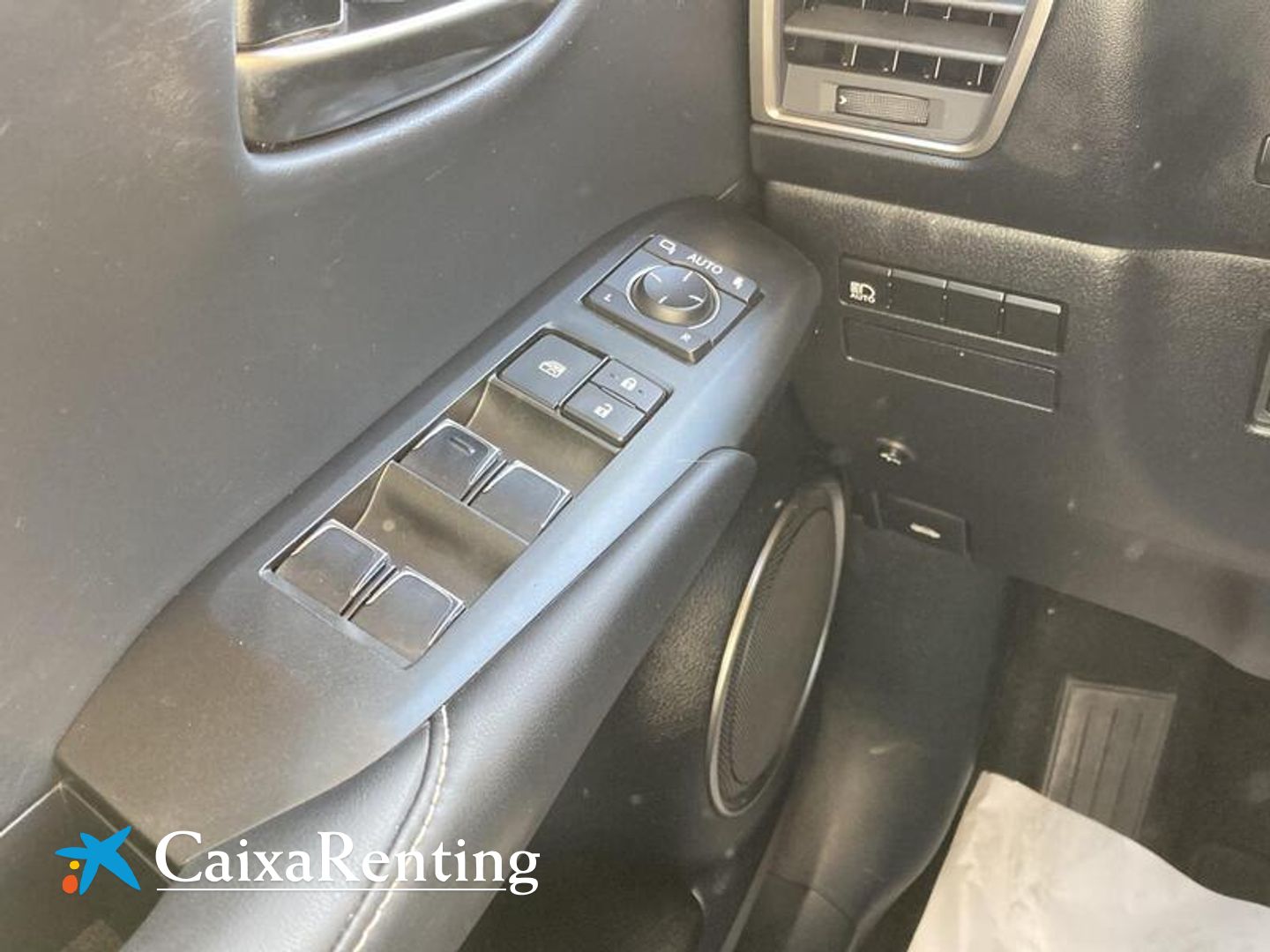Lexus NX 300h Business Navigation 2WD 145 kW (197 CV)