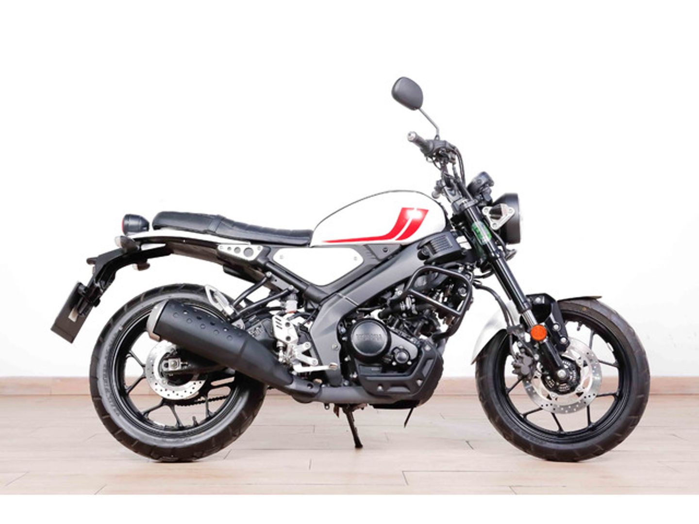 Yamaha XSR 125 Blanco Motorcycle