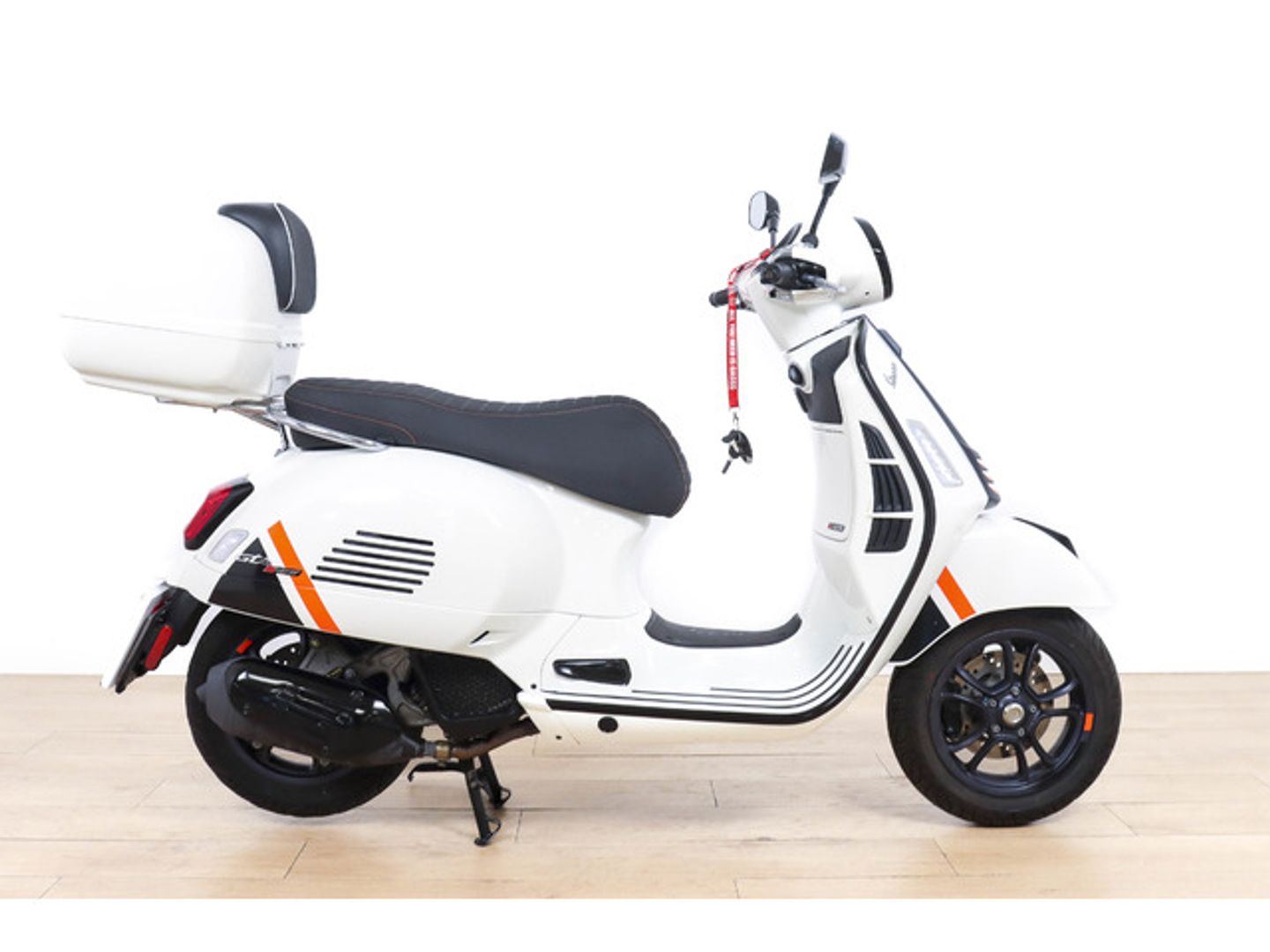 Vespa GTS 125 SUPERSPORT Blanco Motorcycle