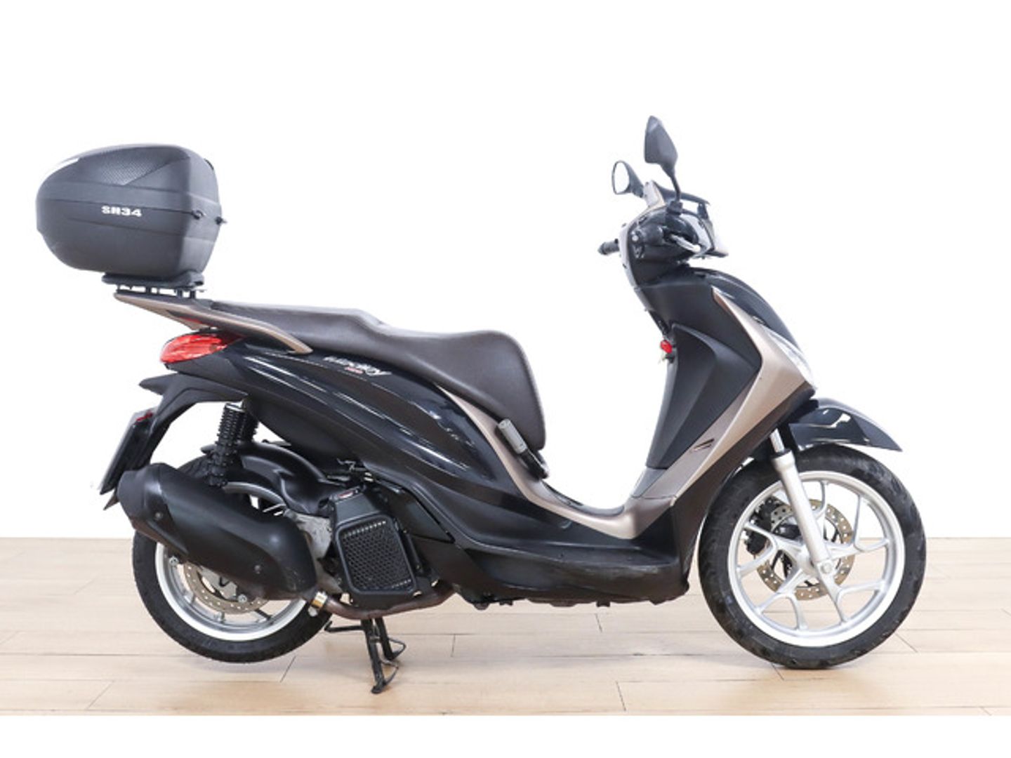 Piaggio MEDLEY 125 I-GET Negro Motorcycle