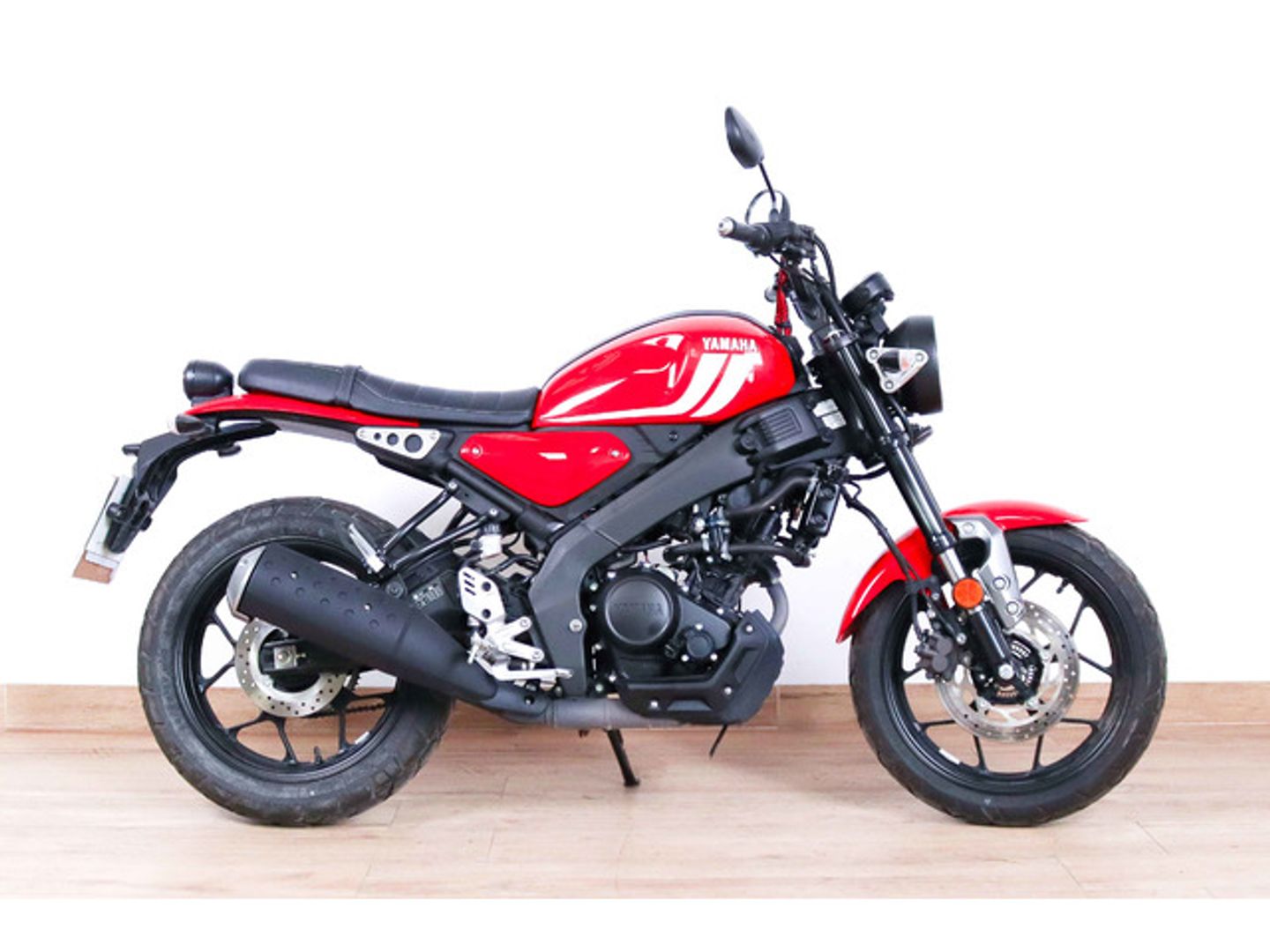 Yamaha XSR 125 LEGACY Rojo Motorcycle