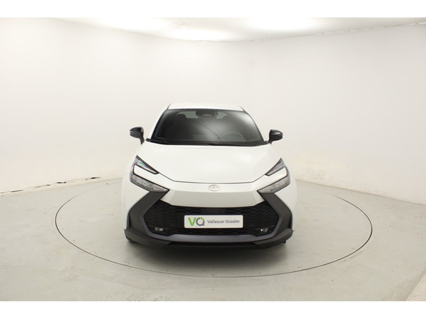 Toyota C-HR 220PH