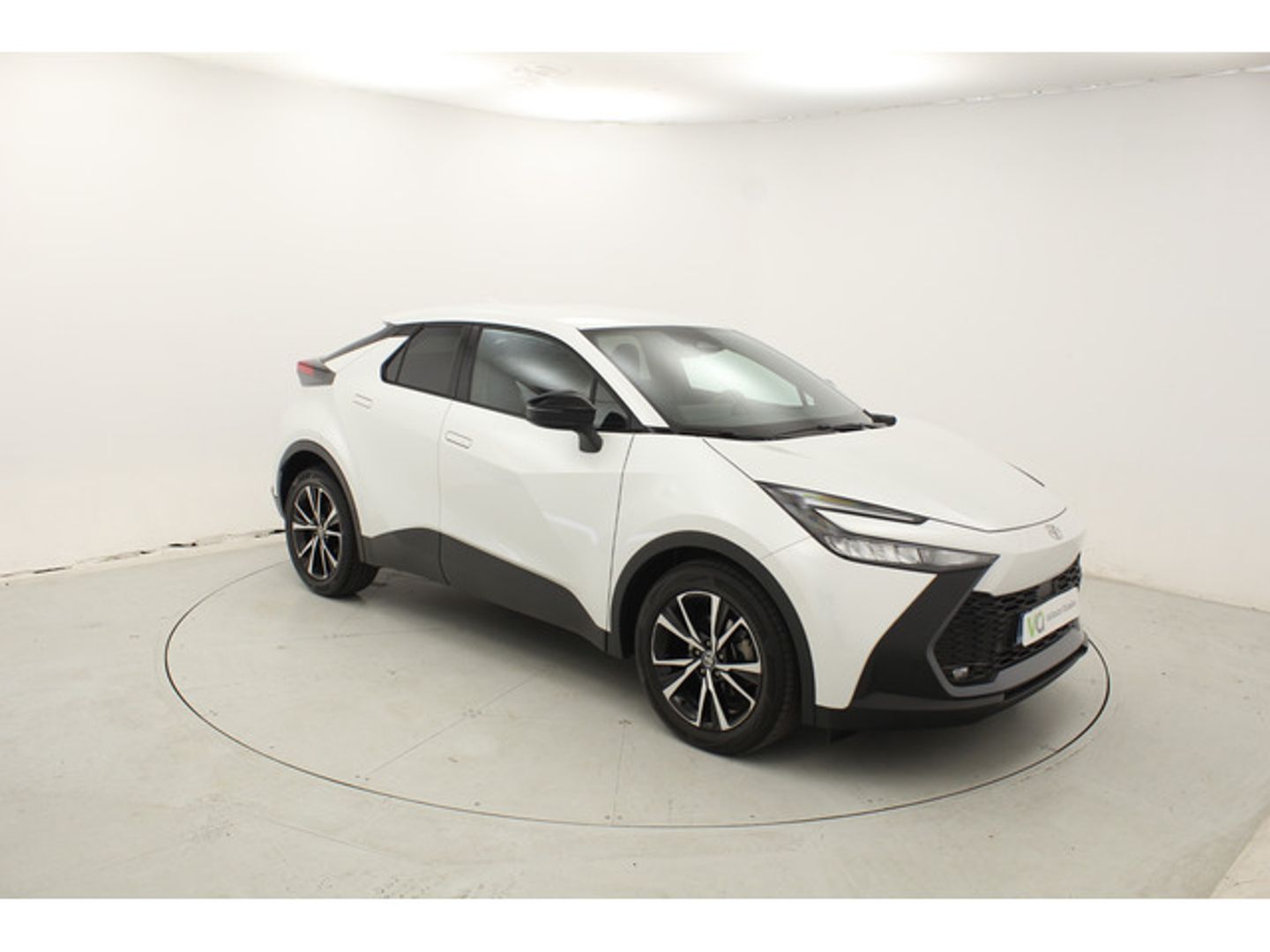 Toyota C-HR 220PH