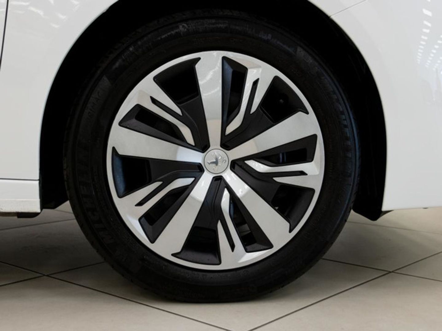 Peugeot 208 PureTech 100 Active Pack 75 kW (100 CV)