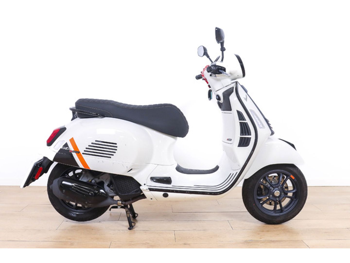 Vespa GTS 125 SUPERSPORT Gris Motorcycle