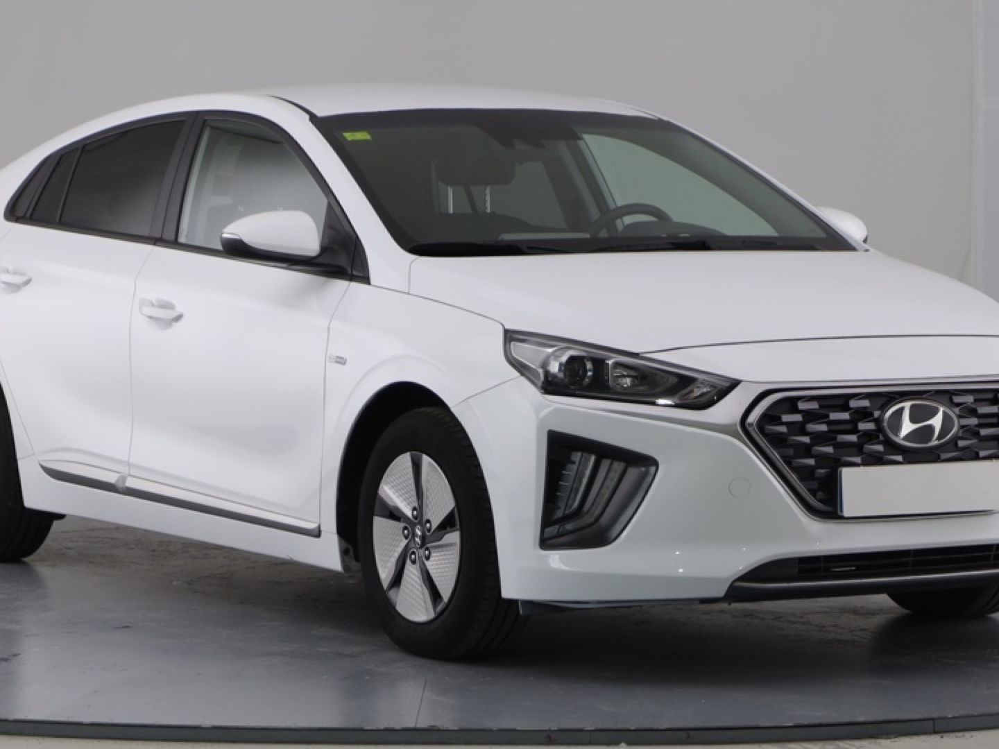 Hyundai Ioniq 1.6 GDI HEV Blanco Sedan