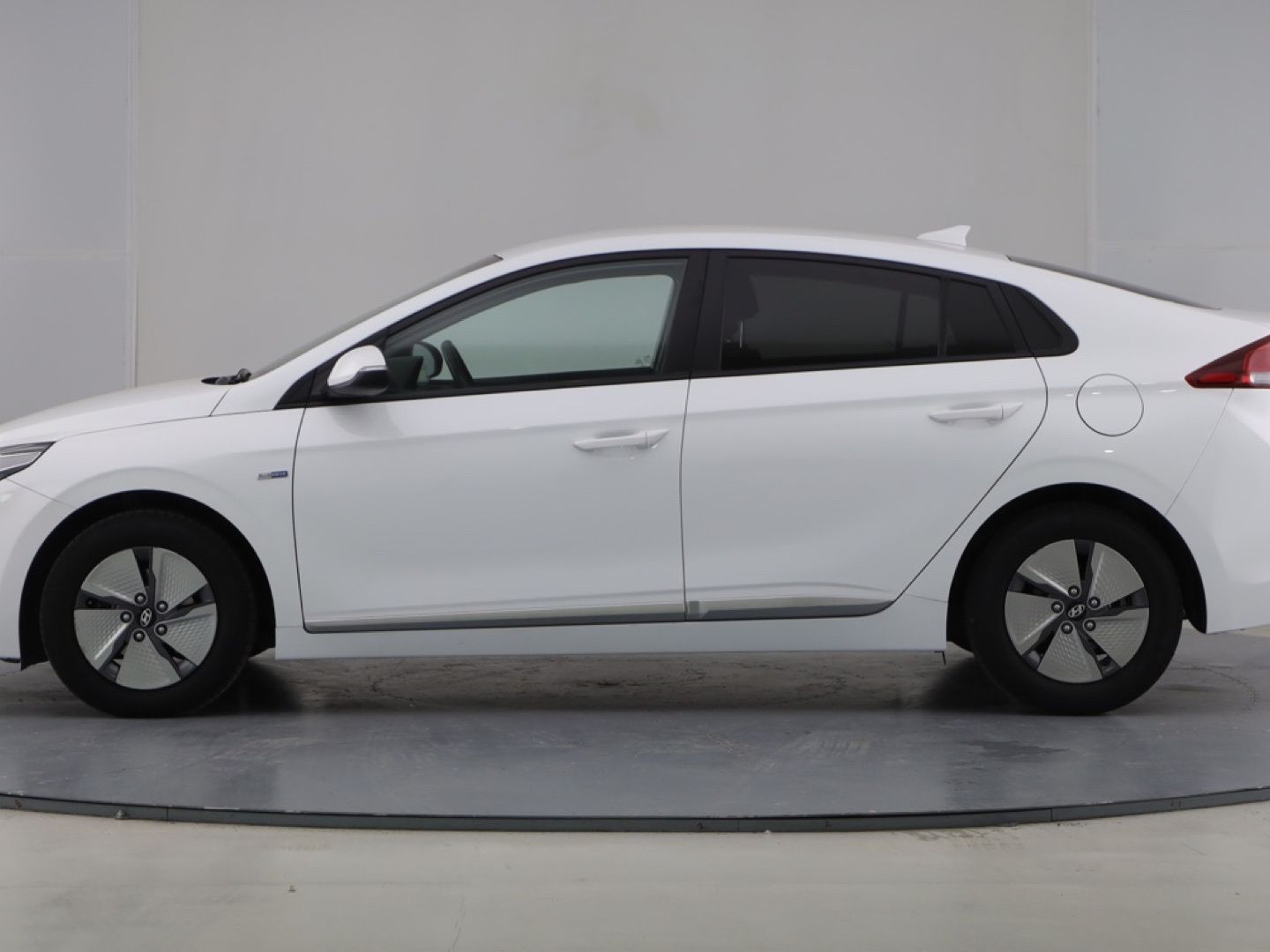 Hyundai Ioniq 1.6 GDI HEV