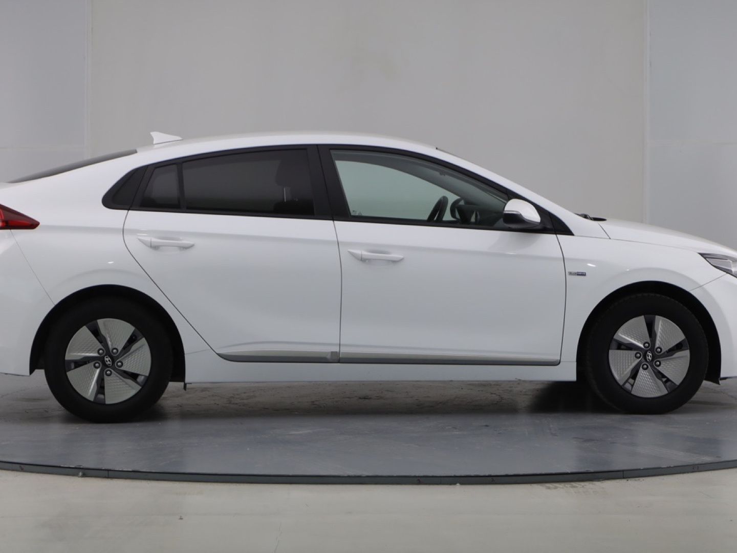 Hyundai Ioniq 1.6 GDI HEV