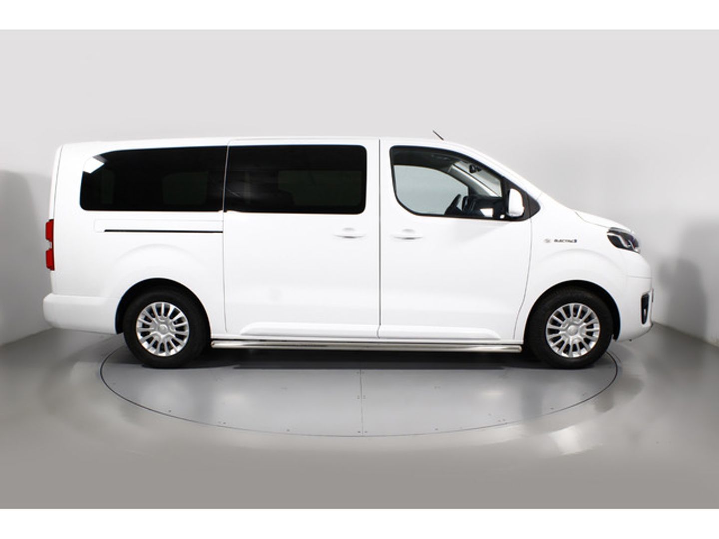 Toyota Proace Verso EV VX Plus Shuttle